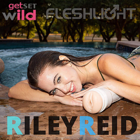 Fleshlight Girls Riley Reid Masturbator - Replica